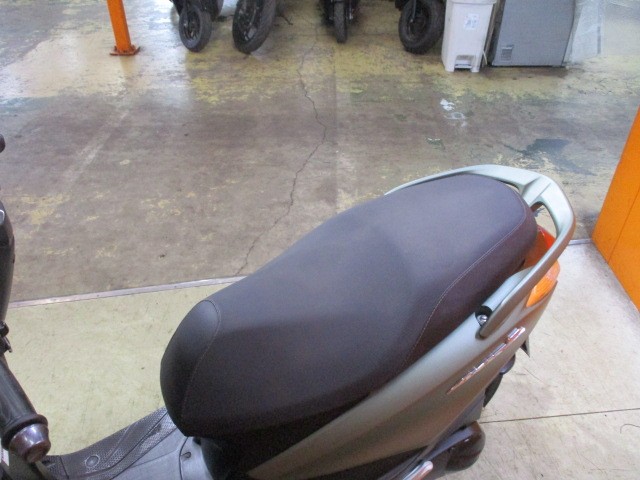 シートもこの通り破れもなければへたりもありません！来店が難しい場合にはお電話にて通販も可能ですよ！